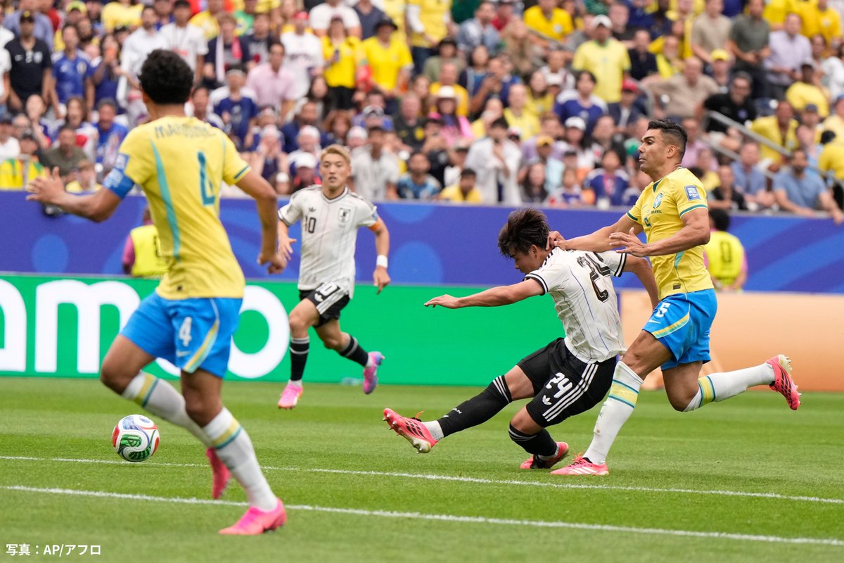 TeamJapan's tweet photo. #サッカー FIFAワールドカップ2026⚽️

【前半終了】
日本🇯🇵1-0🇧🇷ブラジル

前半29分、佐野海舟 選手がインターセプトから
ドリブルで運びミドルシュートを決める！

後半も #がんばれニッポン🔥

#TEAMJAPAN
@jfa_samuraiblue https://t.co/ARoCkVXrLQ
