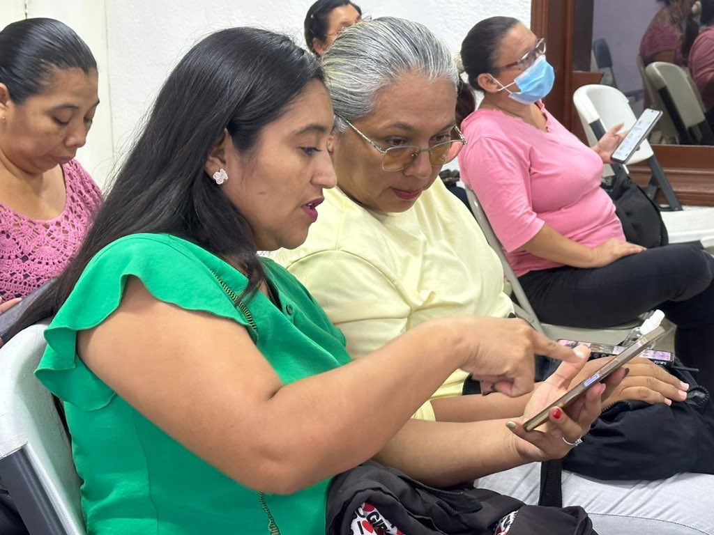 IMujerMerida's tweet photo. 🙋🏻‍♀️🚙📲✨ ¡Juntas Llegamos Más Lejos llega a Mérida! 

En colaboración con inDrive y Fundación Origen, llevamos a cabo una plática informativa para dar a conocer esta iniciativa que impulsa la autonomía económica de las mujeres mediante capacitación y acompañamiento. https://t.co/ej6lzryOoG