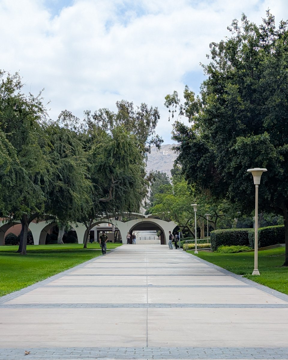 UCRCNAS's tweet photo. A quiet Monday on campus.

#UCRscience #ucr #UCriverside https://t.co/n9DcnJLThz