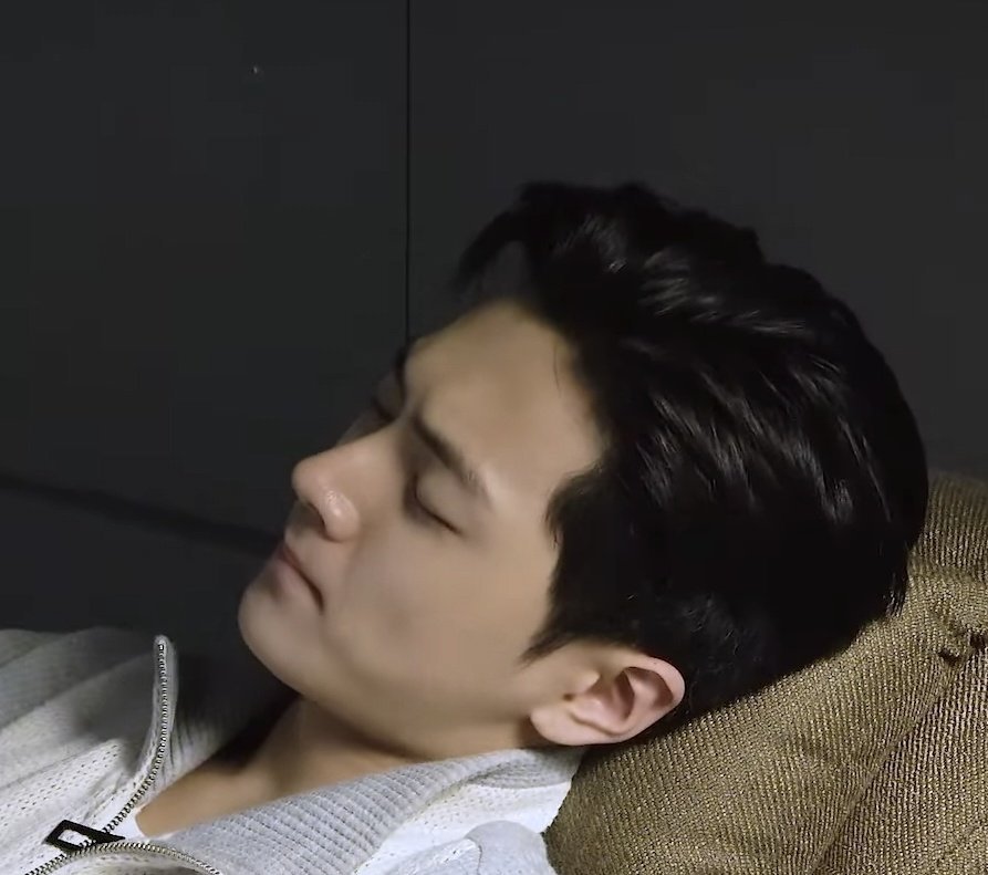 alphaselinena's tweet photo. gdnight kucing ganteng! https://t.co/IOsUqzdgO6