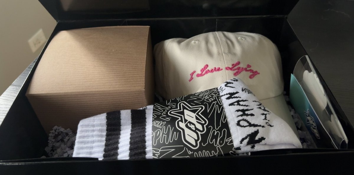 fujosxi's tweet photo. pham box arrived and it’s covered in dust and smells like fish!! 😍 i was very dnp brained when i bought this cuz… it’s so ugly https://t.co/6xblW9tn2k
