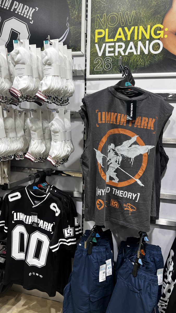 AntonioLinkinYT's tweet photo. Córdoba
#linkinpark #primark https://t.co/M9YWxuXam4