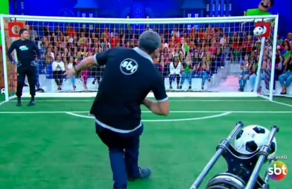 raicdc's tweet photo. Somente o Tonhão pra virar esse jogo,Brasil 💥😁

 #CopaNaCazéTV #Copa #brasileirão2026 #Brasil #BRAxJAP  #copalibertadores #copaénaglobo https://t.co/MQe9VvjUkz