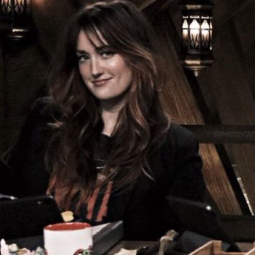 beauyashaa's tweet photo. ashley johnson with brown hair you are everything to me 😩😩😩 https://t.co/dpOuuWv21m