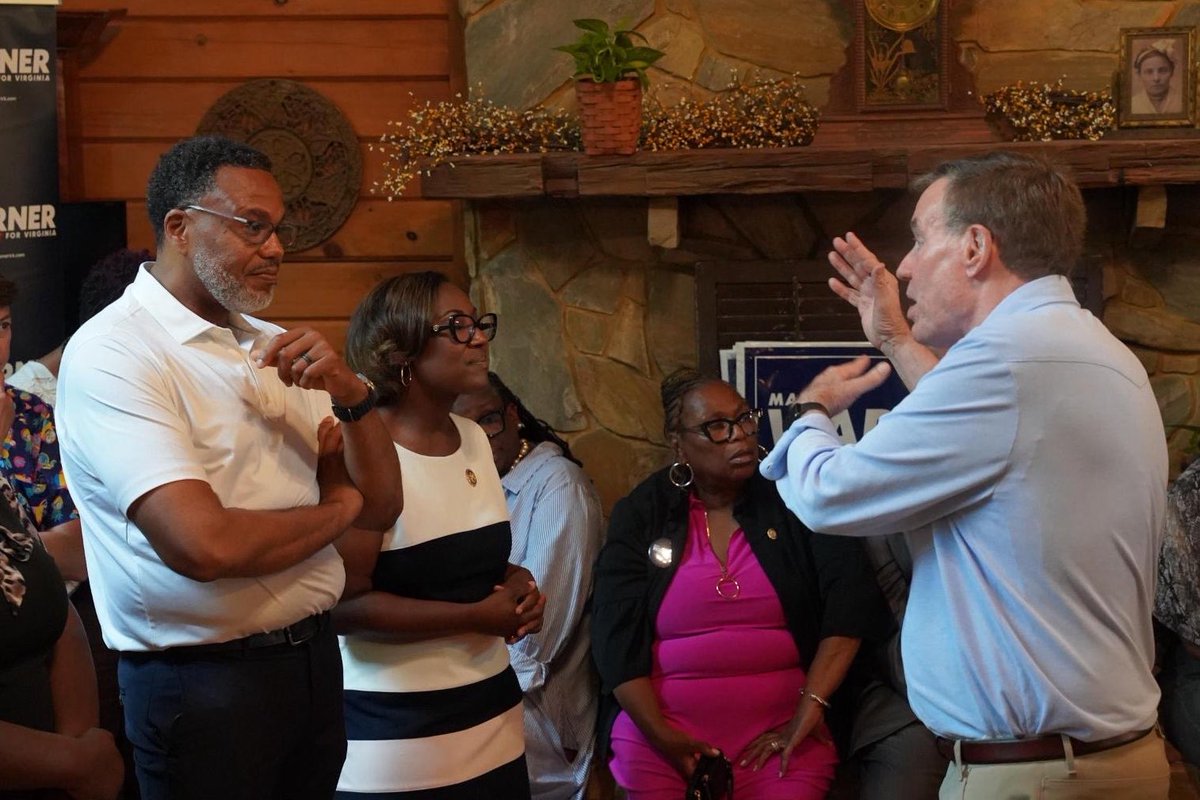 MarkWarnerVA's tweet photo. Great to be in Petersburg alongside Delegate Kimberly Pope Adams @kimadamsforva and Mayor Samuel Parham yesterday! Thanks to everyone who joined, asked questions, and shared your perspectives. I know this community is going to deliver crucial wins in November. https://t.co/l1vh6YWZNV