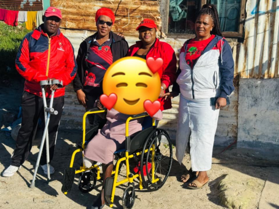 zizipho50's tweet photo. EFF Ward 99 Khayelitsha where hading out  wheelchairs to 2 disabled people 👏👏👏 https://t.co/HSr6MSZ3ux
