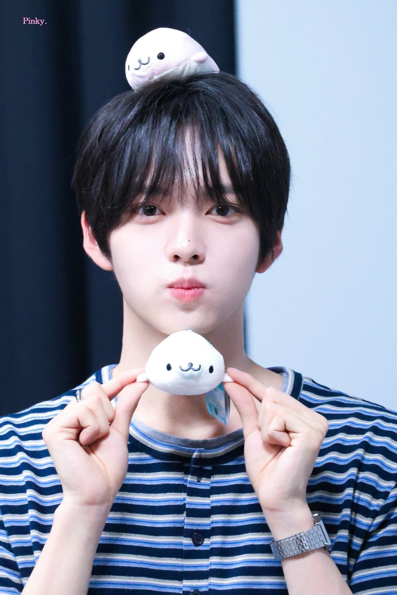 Pinkuhyuk's tweet photo. 260628

마메고마.. •⩊•🦭🩷🩵

#네이즈 #NAZE #도혁 #DOHYEOK https://t.co/2qoM59nv8o
