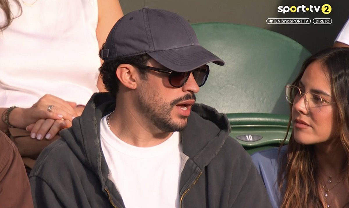 josemorgado's tweet photo. Bad Bunny on Djokovic's Casita aka Centre Court Player's box. https://t.co/uhCFX4Y8Mk