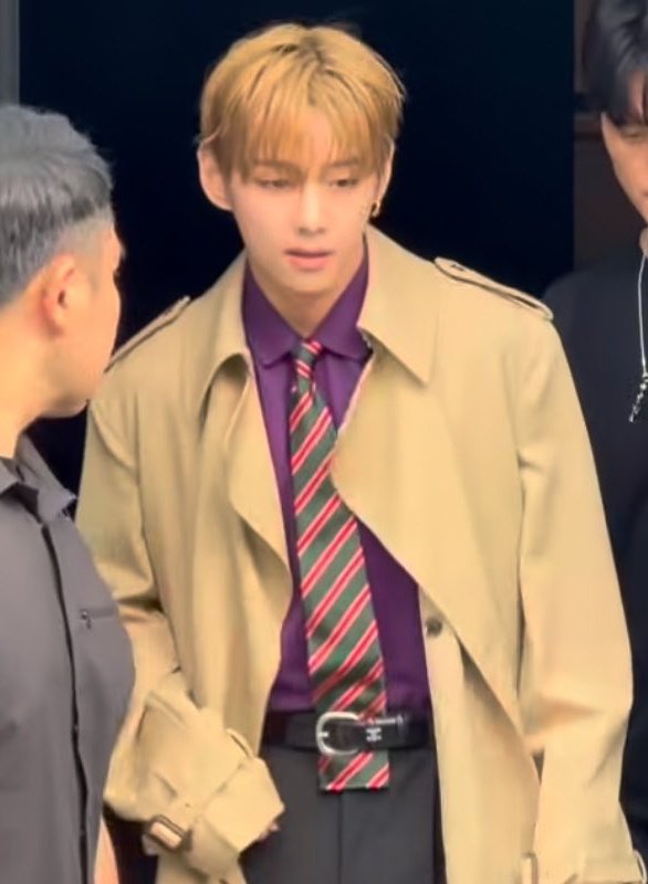 thvismuse's tweet photo. Celine's signature tie styling finally made it's way to their ultimate brand ambassador Taehyung https://t.co/GJivnfDWUo