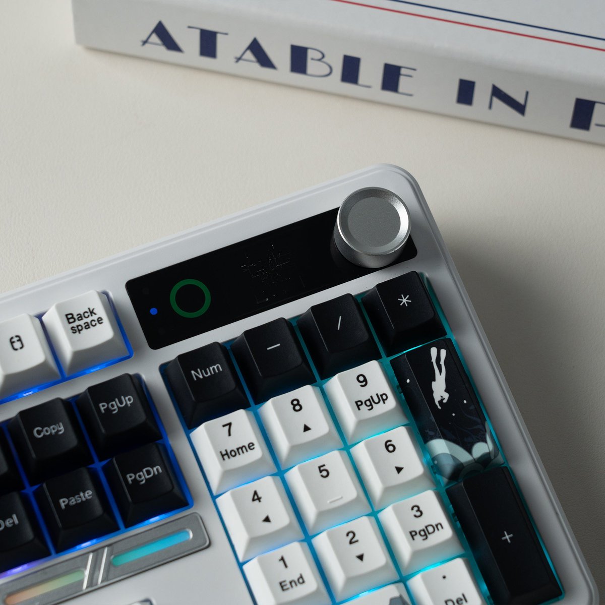 MKeyboards's tweet photo. Wireless. Hotswap. A screen that shows off custom animations. 

All in a numpad.

Meet the SK30 Kanagawa
https://t.co/LQsNl7D2xf https://t.co/57PraFOWmA