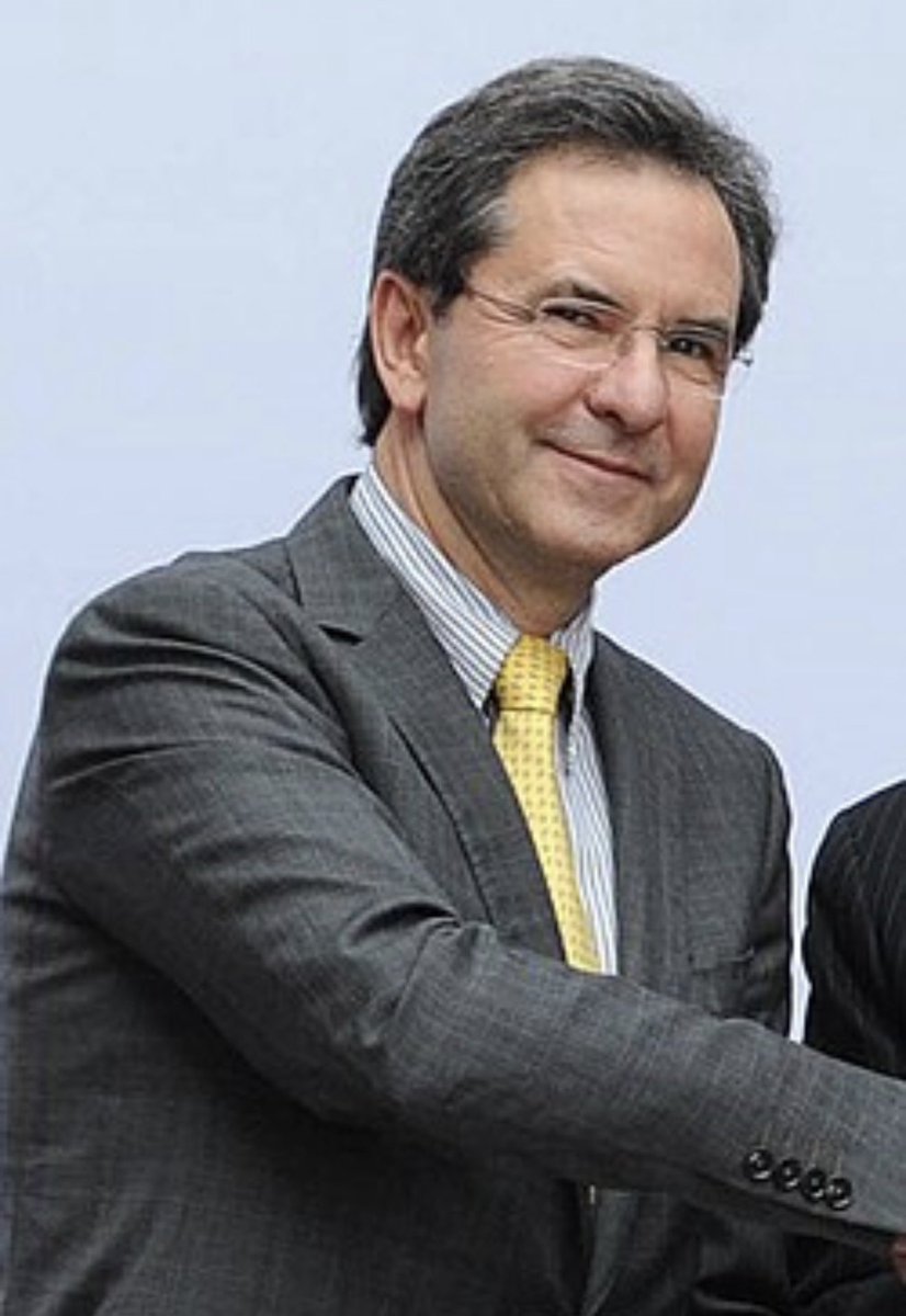 pedroferriz3's tweet photo. Esteban Moctezuma dejó la embajada de los Estados Unidos porque sabía perfectamente bien que las relaciones ente  los países van de la  chingada 

Ahora busca otra embajada en Bélgica o Luxemburgo.. algo más relax https://t.co/DOCq36hh4K