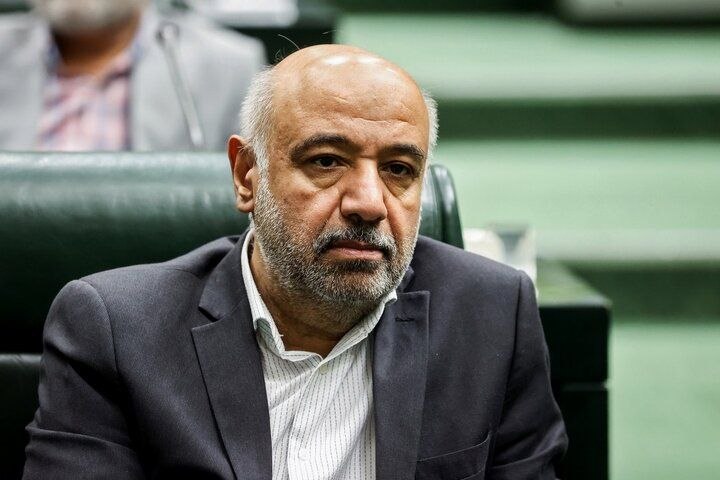 elyas_razavi's tweet photo. بر اساس اعلام رسمی دیوان محاسبات کشور، پرونده تخلفات وزارت تعاون، کار و رفاه اجتماعی به مراجع قضایی ارسال گردید.
همچنین طبق اخبار واصله، آقازاده احمد میدری برای برخی مسائل مرتبط با شرکت‌های تابعه وزارتخانه پدر، بازداشت شده است. https://t.co/df3TArsYUu
