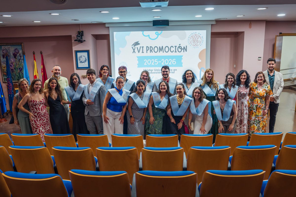 DptoTeIUM's tweet photo. El pasado viernes celebramos el acto de graduación de la 16.ª promoción del MUTE (Máster Universitario en Traducción Editorial). Queremos trasladar nuestra más sincera enhorabuena al estudiantado por haber logrado su objetivo y le deseamos todo lo mejor en esta nueva etapa📚👩🏻‍🎓👨🏻‍🎓 https://t.co/WabIRBRXuK