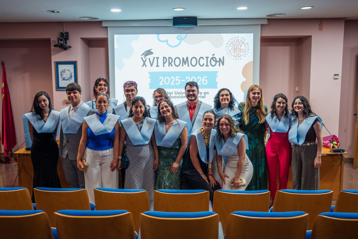 DptoTeIUM's tweet photo. El pasado viernes celebramos el acto de graduación de la 16.ª promoción del MUTE (Máster Universitario en Traducción Editorial). Queremos trasladar nuestra más sincera enhorabuena al estudiantado por haber logrado su objetivo y le deseamos todo lo mejor en esta nueva etapa📚👩🏻‍🎓👨🏻‍🎓 https://t.co/WabIRBRXuK