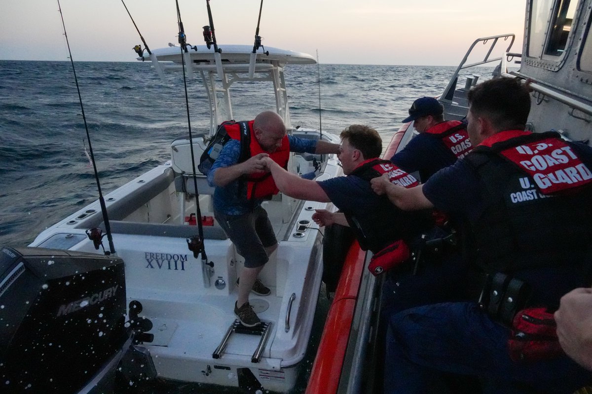 U.S. Coast Guard Southeast tweet media