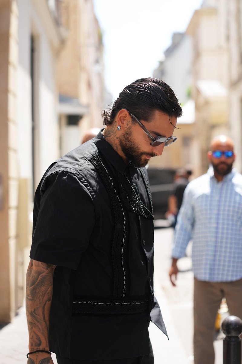 MTVLA's tweet photo. El efecto Maluma sigue intacto. 😮��💨

@maluma en Paris Fashion Week #MTVNowLA https://t.co/gCaQg0UQxx