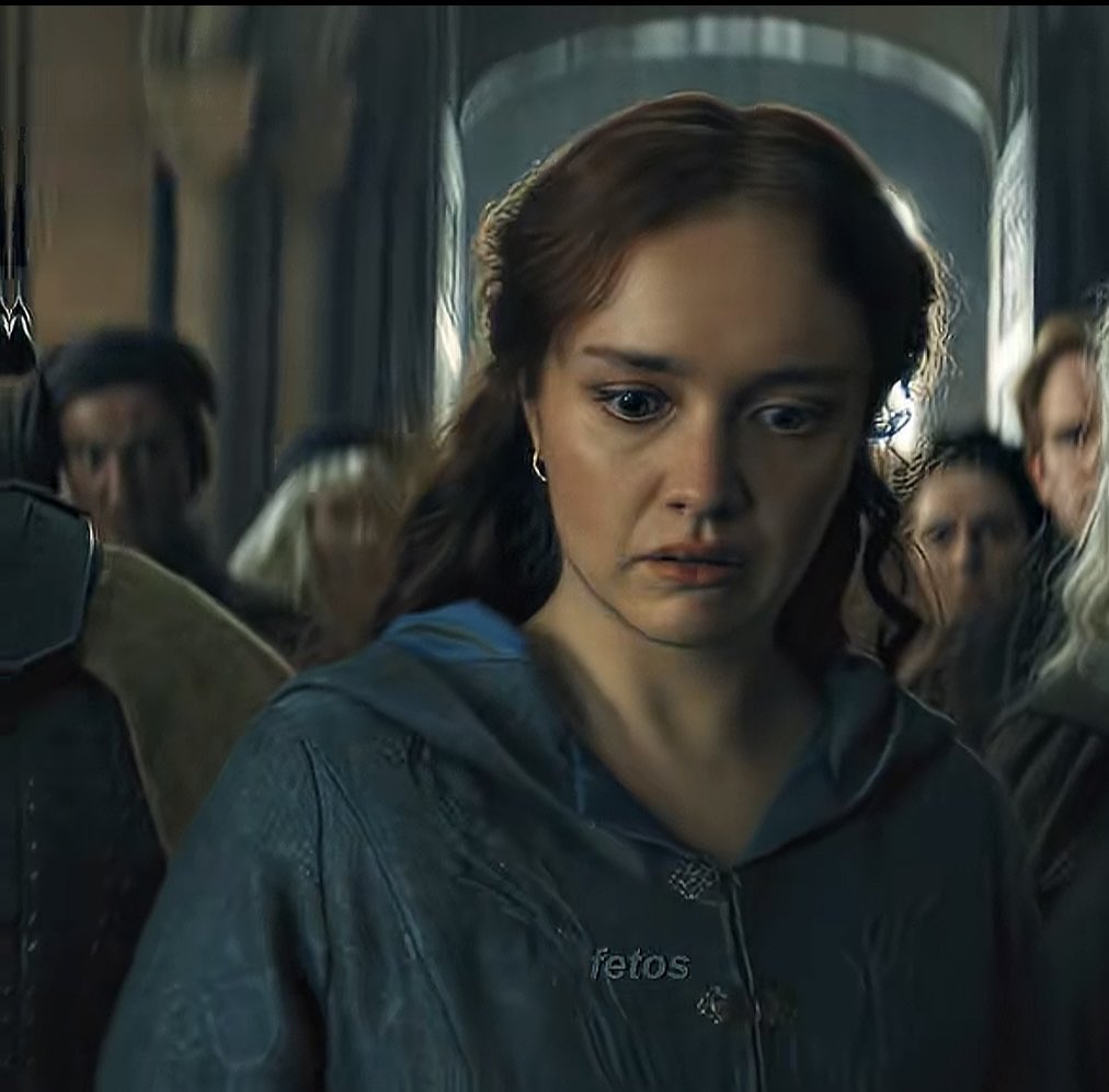 Cardern1's tweet photo. Poor Alicent lost her daddy, while Rhaenyra lost her father and three children within a year. That’s still heartbreaking to me. https://t.co/Cf4TRsDVWg