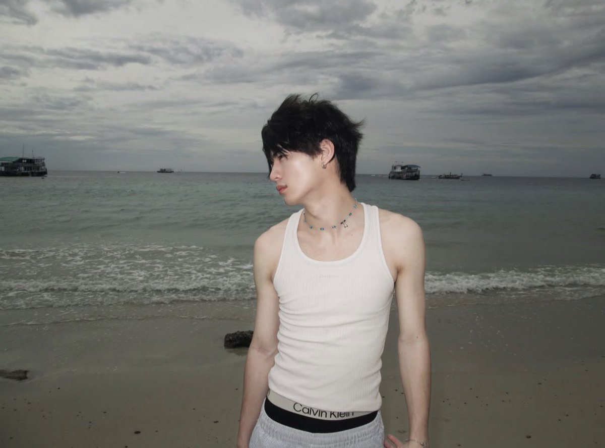 iuvnorth's tweet photo. i still cant believe northotto went on a trip, went incognito, and slept together on an island #jaonorth #northotto #ottoottoo https://t.co/vN6klwaMdv