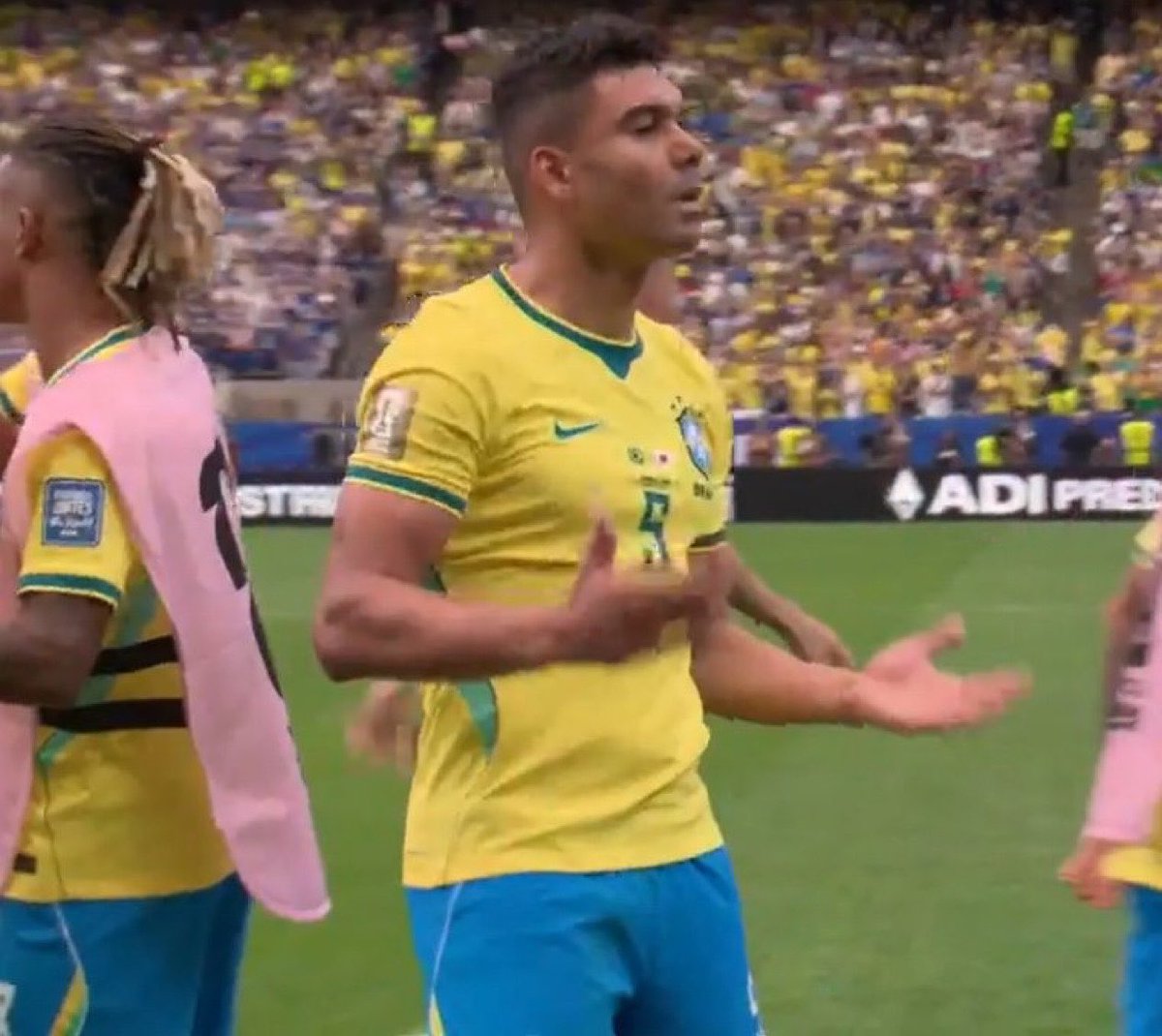 Utdtruthful's tweet photo. 📸 - Casemiro celebrating his goal! ❤️🇧🇷 https://t.co/hUXrNhlE0N