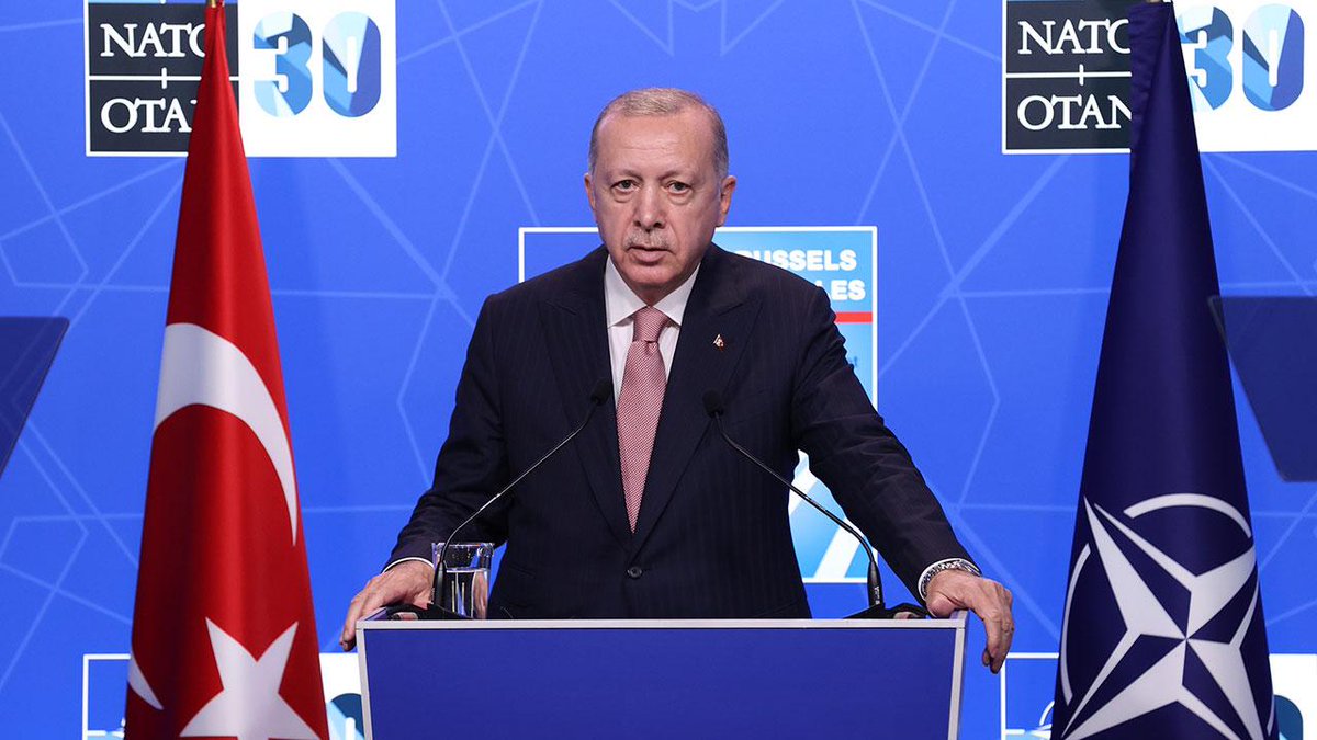 MustafaKurdas's tweet photo. NATO ile ilgili bu sözler ilk kez söylendi....

Cumhurbaşkanı Erdoğan: 

"İttifak çapında Teksas'tan Ankara'ya uzanan amasız, fakatsız bir güvenlik ve savunma ağı oluşturmalıyız." https://t.co/V7liMPK04A