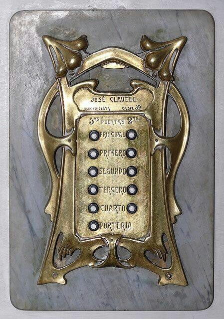 HerodotusWave's tweet photo. Art Nouveau doorbell and intercom panel located at the historic building Casa Antoni Pons i Pera (built in 1913) at Carrer de Bailèn, 25 in Barcelona, Spain. https://t.co/ATEpaBhsFk