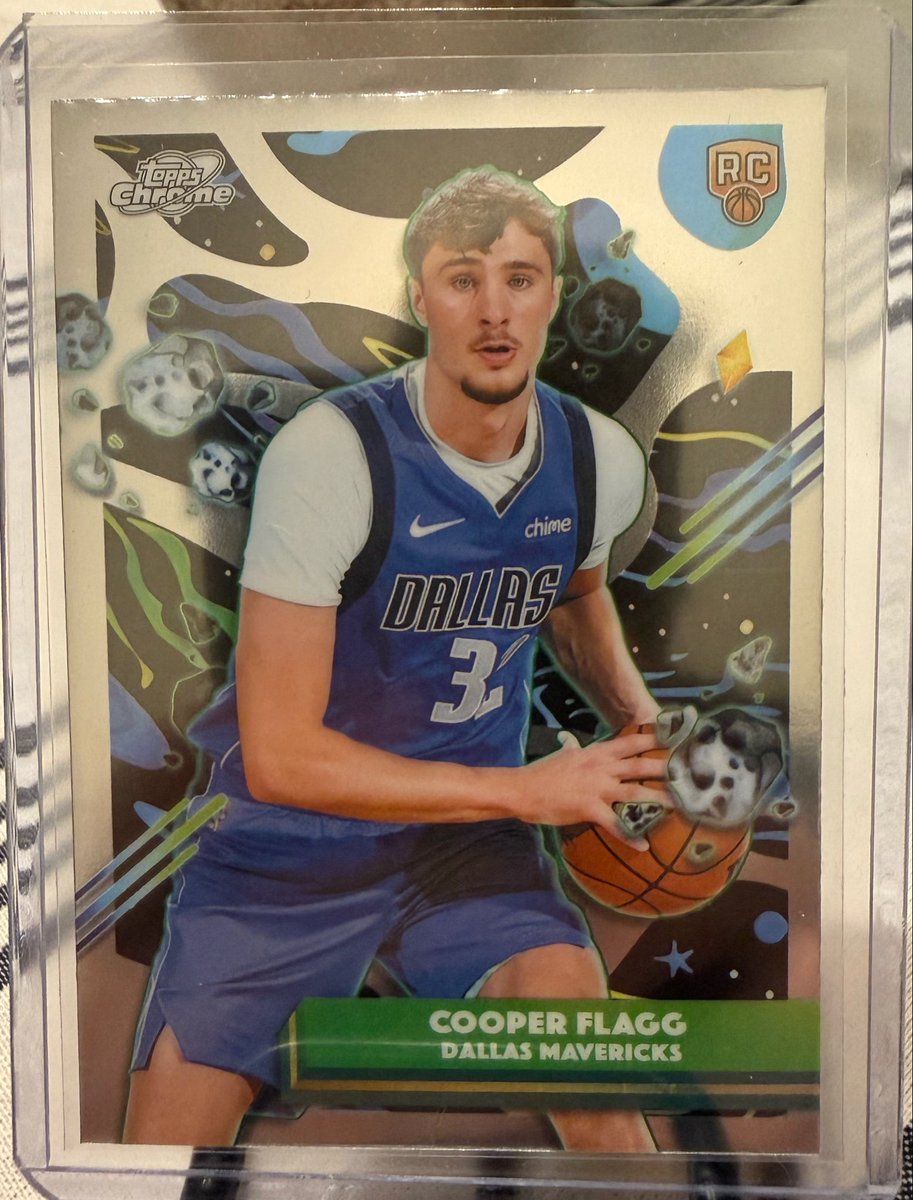 FFBAddicts's tweet photo. Card of the day!
What are y’all’s thoughts on the space themed cards? Topps really love this style. Does it make you want these cards more or do you like the traditional styler more? https://t.co/CJPT5dYaWC