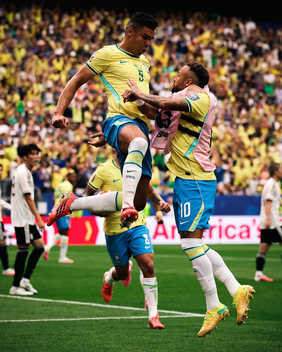 fifaworldcup_es's tweet photo. Brasil está. 🇧🇷

#CopaMundialFIFA https://t.co/7KKxwGlrem