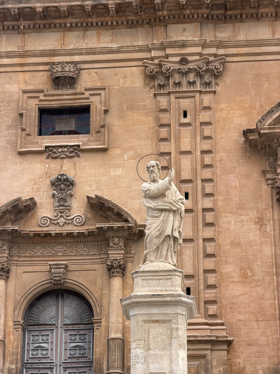 hikingshawty's tweet photo. today i walked five miles around modica, sicily, and i had rigatoni pomodoro for dinner <3 https://t.co/plN5DCiPgp