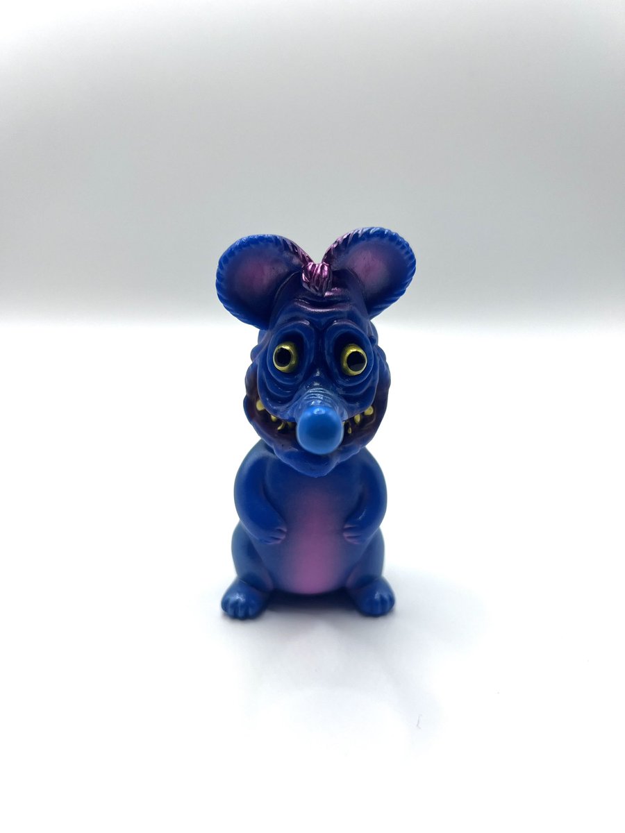 yukibonobono's tweet photo. One up. 25th ANNIVERSARY SALE 購入品
Rampage Toysさんでフィンクマウスです。
欲しかった子が早々に売り切れてしまい、色味が好きなこの子にしました。
怖いような可愛いような(・ω・ = ・ω・)
見てると癖になります。
#RAMPAGETOYS https://t.co/VobBmP95Ju