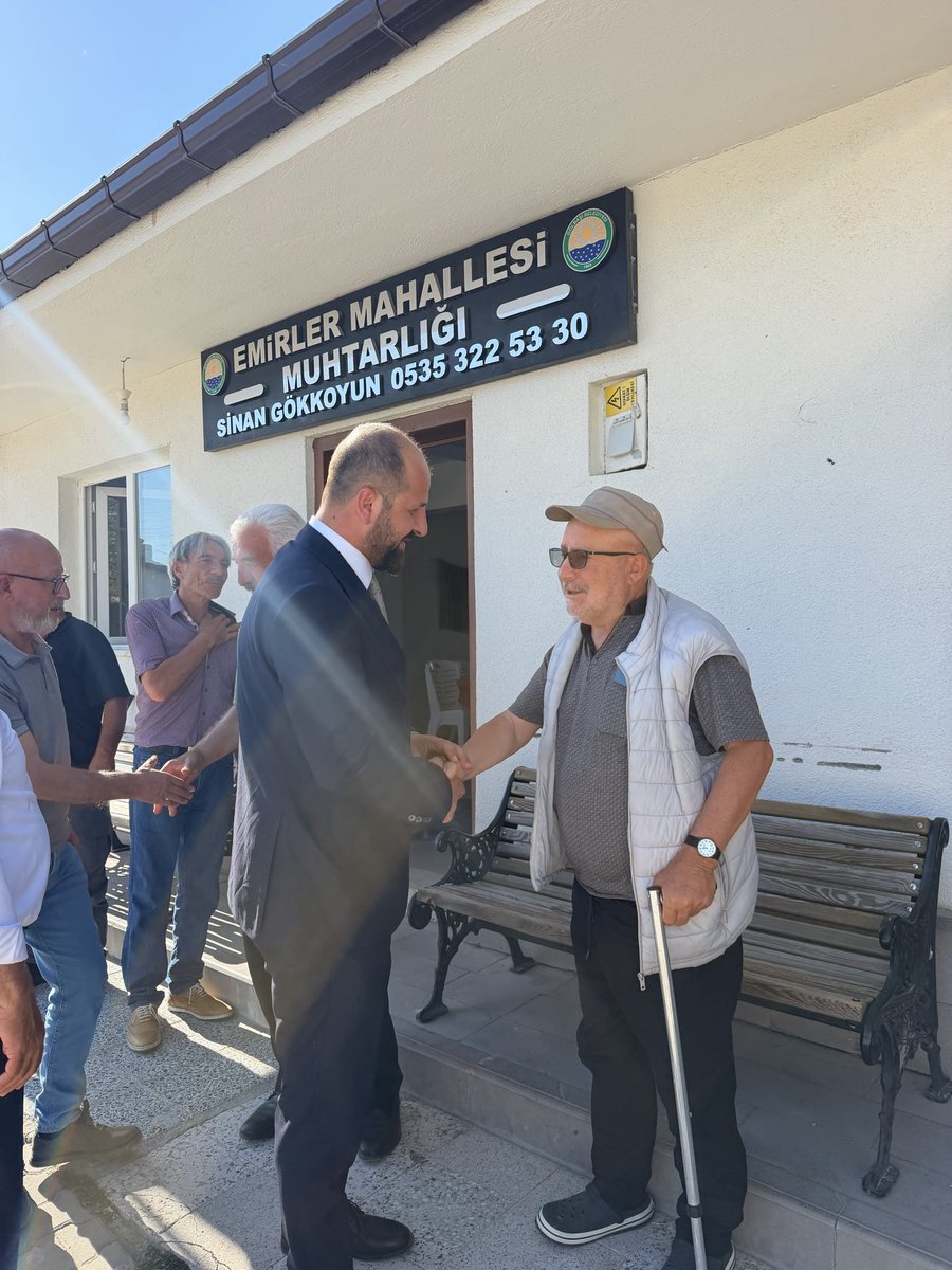 Slmakcyln's tweet photo. Emirler Mahallemizi ziyaret ederek Mahalle Muhtarımız Sinan Gökkoyun, Mahalle Başkanımız Ömer Karakoyun ve hemşerilerimizle bir araya geldik. Hemşerilerimize hal, hatırlarını sorduk, mahallemiz ile ilgili talep ve önerilerini konuştuk.

Her bir mahallemiz bizim evimizdir, her bir hemşerimiz bizim ailemizdir anlayışıyla çalışmalarımızı sürdürüyoruz.

📍Emirler Mahallesi