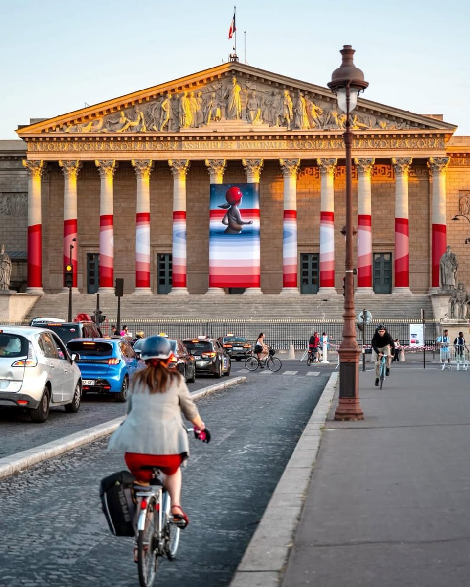 visitparisreg's tweet photo. 🇫🇷🎨 A Marianne looking toward the future…
Until September 28, 2026, the @AssembleeNat presents a remarkable installation by artist Seth, titled Marianne Dreams, on the colonnade of the Palais‑Bourbon.
🫶 📸 @seth_globepainter @dreuxvalou @AssembleeNat 
 #visitparisregion https://t.co/FiXE3MaxoS
