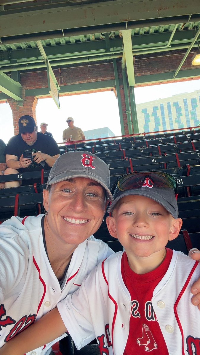 Coachvlahakis's tweet photo. First Sox game for these dudes … hunt the good ❤️ https://t.co/2dMmiZIlvw