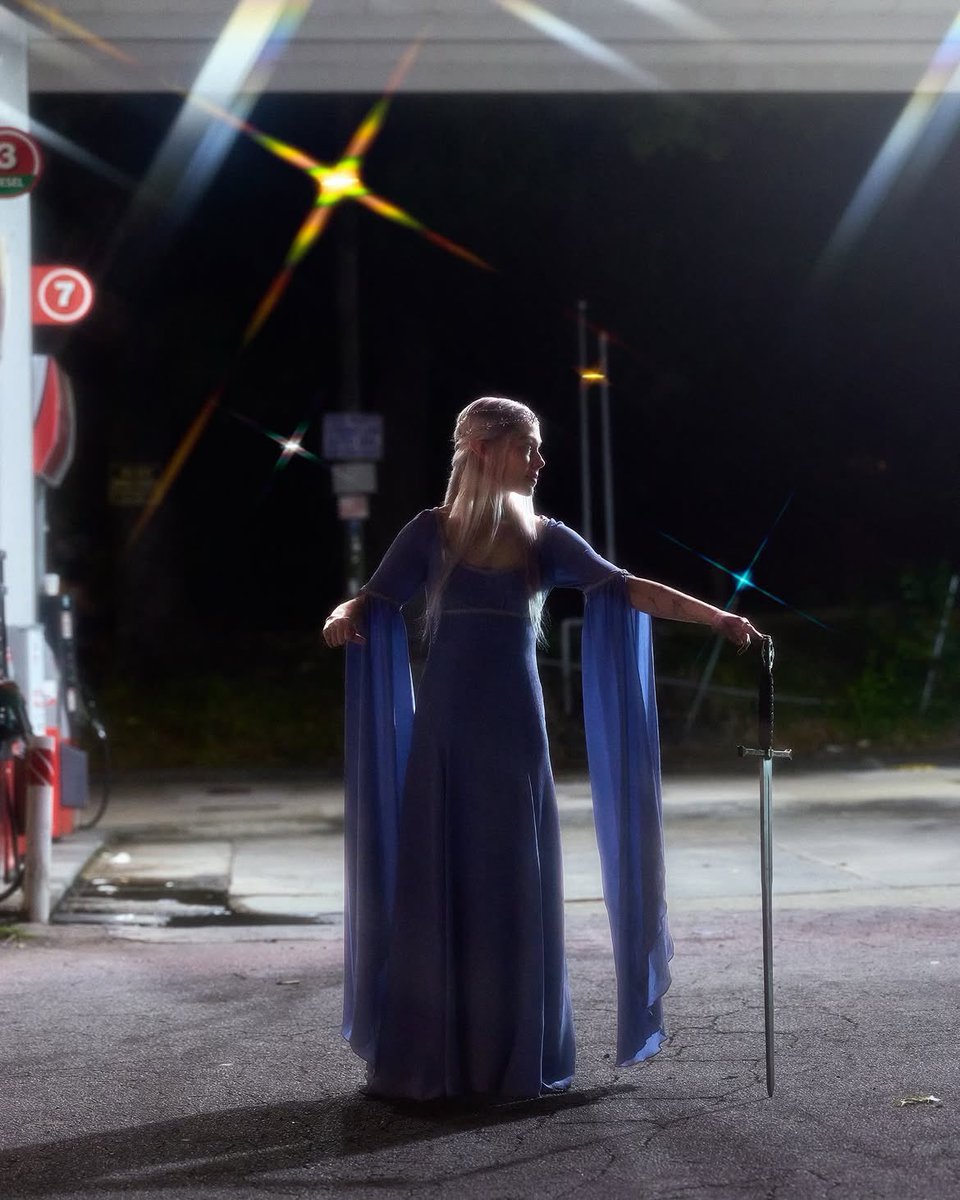 pheobebirdgers's tweet photo. OH WOW SHES ETHEREAL https://t.co/Gq4jd7UL9n