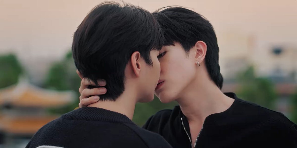 BLOFFICIAL5's tweet photo. 🎬 Title: Fourever You Project SS2 : Lately, It's Winter Season | Final Ep.24
🌟 English subtitles included.
👀 Be the first to watch the latest scenes.
👉 Hurry up and check our BIO LINK!
#FoureverYou2 #LatelyItsWinterSeason #ไทเกอร์เดือนหนาว #FoureverYouPart2 https://t.co/yUJHpHhu2d