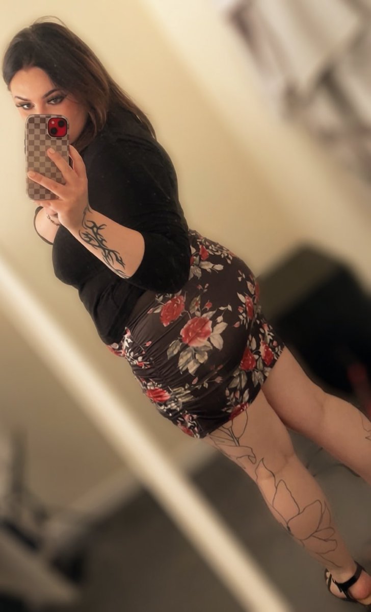 MissD__1's tweet photo. Oufit of the day for running my errands🖤 #chubby #alternative #sellingcontent https://t.co/hS9eDGk42R