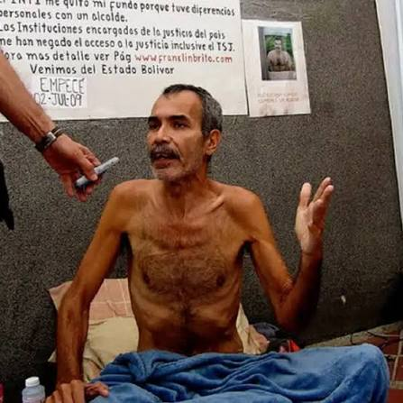 phenobarbital's tweet photo. ¿Hablas de relato? Mientras ustedes querían construir un relato de "las expropiaciones son por el bien del país", tú gritabas desde una palestra que Franklin Brito olía a formol.
Ya TODOS sabemos qué relato ganó la batalla de la historia, pero es lo que pasa cuando los psicópatas, sociópatas y toda clase de resentidos que parasitaron la izquierda mundial son llevados al poder, critican mucho y no ven sus propias miserias.
Mateo 7:5