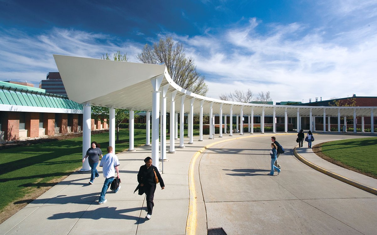 RooseveltU's tweet photo. Designed for students. Built for success! 📚

Roosevelt University’s Schaumburg campus offers flexible scheduling, convenient access, supportive faculty and spaces designed for learning. 

See why students say it makes balancing school and life easier: https://t.co/5PM8ytXPFT https://t.co/9x8EAZmkhP