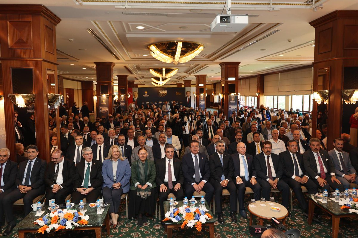 Emrullahakpunar's tweet photo. “Ekonomi Buluşmaları” programı vesilesiyle Ankara’daki bakanlıklarımız adeta Erzurum’a taşındı bugün… https://t.co/qcnRnJgD3l