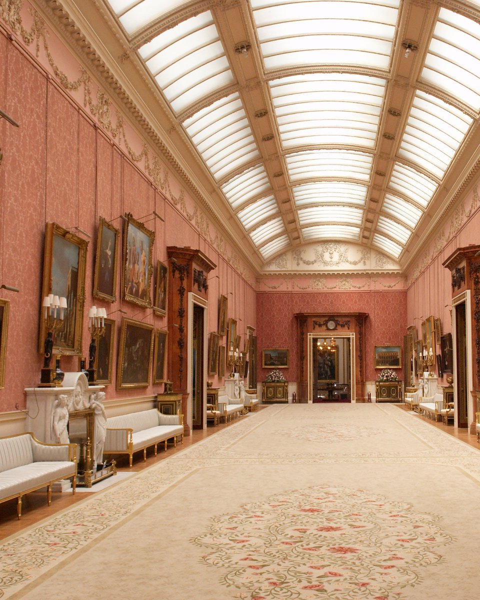 EvanEvansTours's tweet photo. Buckingham Palace opens its doors this summer 👑✨
From 9 July to 27 September, explore the magnificent State Rooms and treasures of the Royal Collection.
👉 Book now: https://t.co/ZMw913BCKj
#EvanEvansTours https://t.co/y381IdGu6d