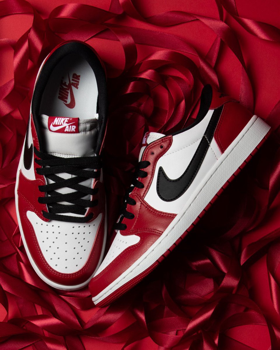 SOLELINKS's tweet photo. Ad: RESTOCK👌
Air Jordan 1 Low OG 'Chicago' at $79.97 + shipping => https://t.co/l48xAShK0Y https://t.co/8Xr2DPj0cG