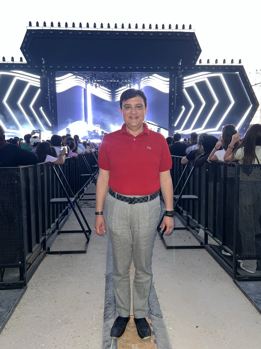 RIZA2073's tweet photo. Bursa Kültür Yolu Festivalinde Bu Akşam Kıymetli Sanatçımız Derya ULUĞ Harikulade Bir Konser Vererek Bursalı Hemşerilerimizi Çoşturdu. https://t.co/eiWp7RhvWK