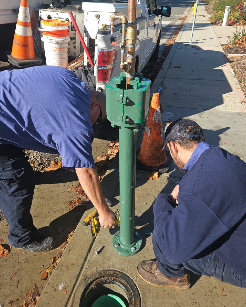 sjenvironment's tweet photo. Taking pride in delivering excellent customer service.

Recently, a City of San José Muni Water Systems Operator responded after hours to help an elderly resident facing a water leak emergency. https://t.co/nPaijCUf3x
