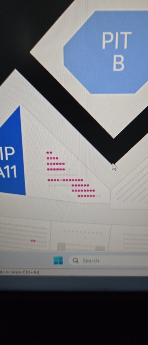 ticketcaper's tweet photo. Hysterical! Usher &amp; Brown drop obstructed view sections. Bots attack. Every seat winds up in the hands of 3 people, 1 of which got 70% of them. @saumil could easily find out these bad actors and teach them a lesson, but he won't.  @Ticket_Help2022 https://t.co/09VeWPZXWr