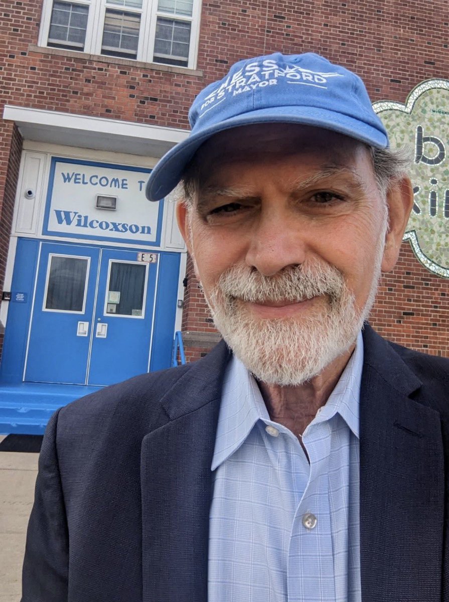 libsoftiktok's tweet photo. Stratford, CT Mayor David Chess oversaw the painting of an lgbtq pride crosswalk

This is a direct violation of @USDOT policy and this city can now be defunded.

Cc @SecDuffy https://t.co/nrm6uwGsgW