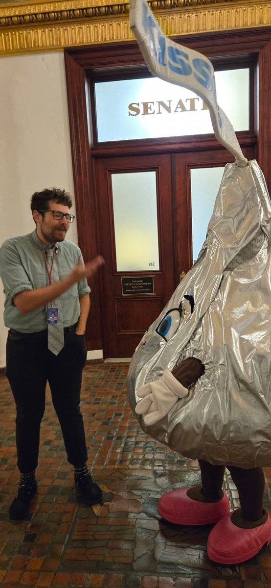 StephenJ_Caruso's tweet photo. HARRISBURG -- A cynical reporter told an anthropomorphic candy that it isn't good enough to be a state symbol. https://t.co/sdgum4NS44