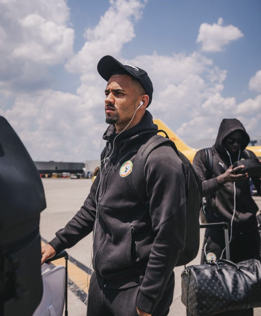 JoueursSN's tweet photo. Départ pour Seattle ! ✈️

Nos lions s’envolent pour disputer leur 1/16e de finale de Coupe du Monde face à la Belgique. 🇧🇪⚔️ https://t.co/f4wgpN2Zn2