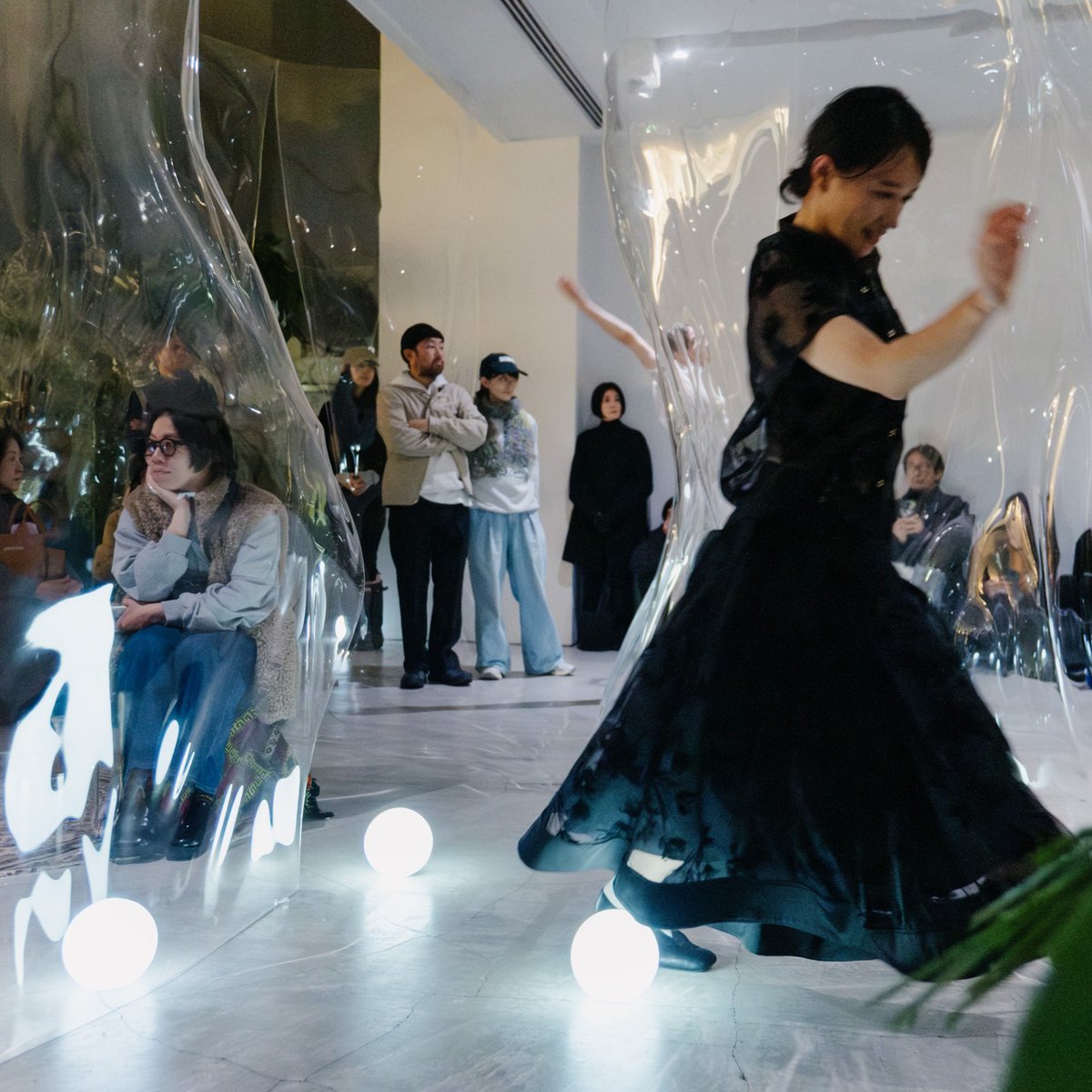 ArtBasel's tweet photo. Start planning your fall visit to #ArtWeekTokyo now! 🇯🇵

Art Week Tokyo is an annual, citywide initiative to celebrate the incredible creativity and diversity of Tokyo's contemporary art scene. 

This year's edition will take place this year from November 5–9, so don't wait: Make your travel plans to Tokyo now at https://t.co/NaYI3BFqL8