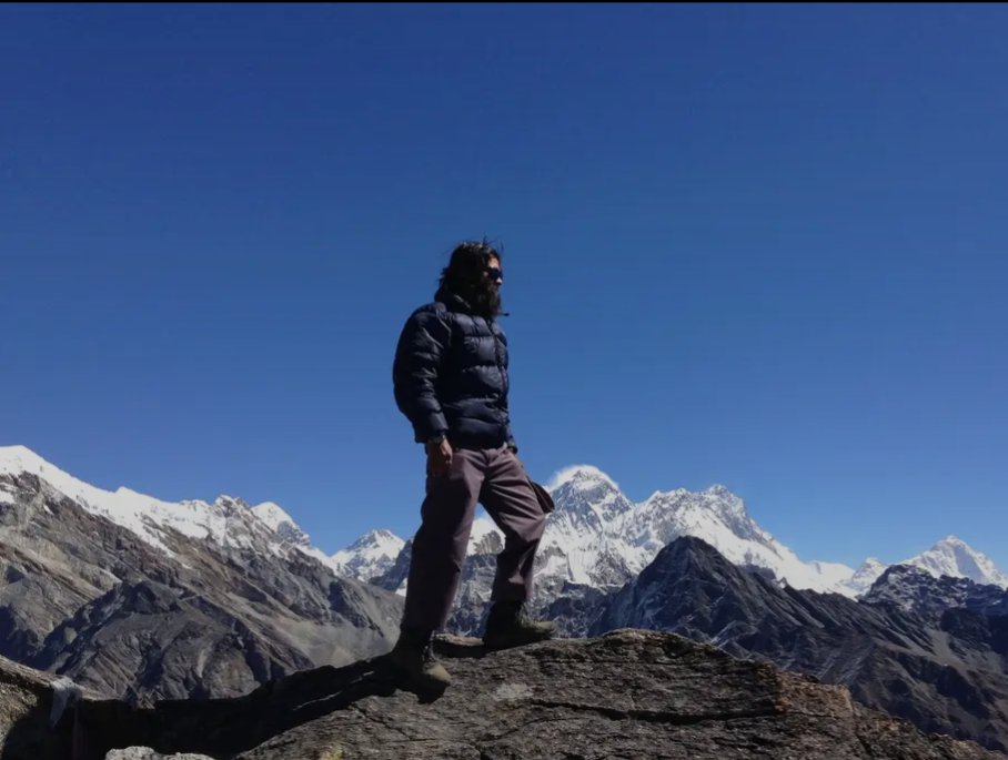 SamraatDash's tweet photo. @CuriosityonX Here's me standing taller than Mount Everest. 🍻 https://t.co/I454WV4WwN