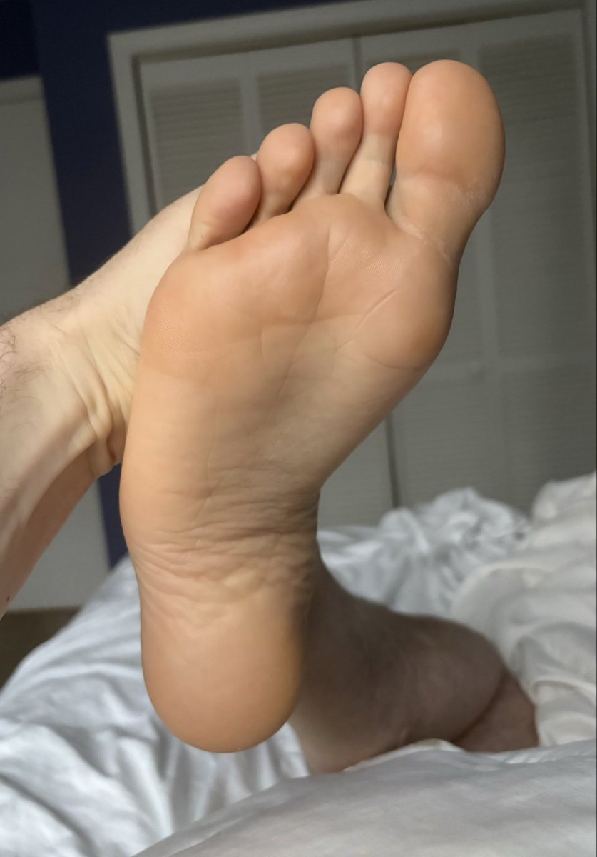 masterbJohnSmi's tweet photo. I need them to be pressed against your face. https://t.co/9mBo1Lqyc6