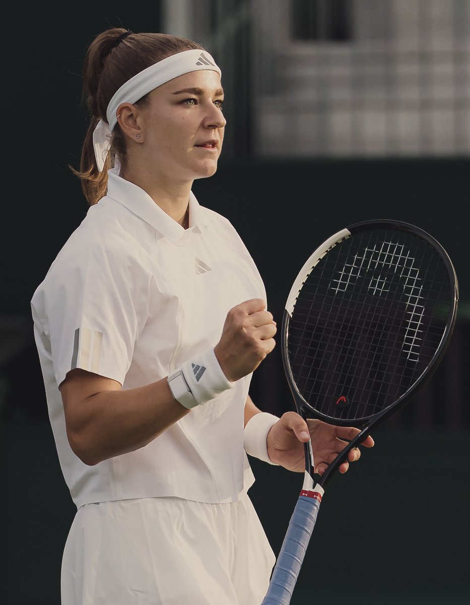 kostekcanu's tweet photo. Muchova wins! https://t.co/y5AInQC90E